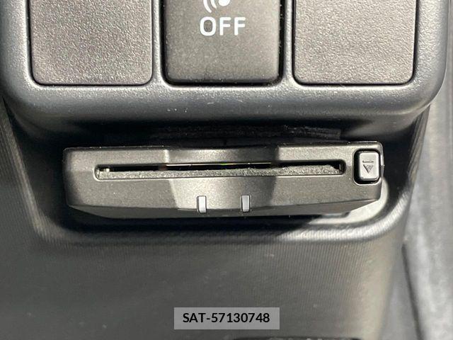 Toyota AQUA 2013-08 8244604-6