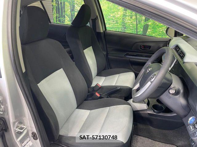 Toyota AQUA 2013-08 8244604-7