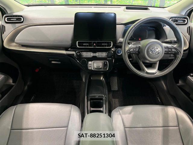 Toyota AQUA 2023-04 8244583-1