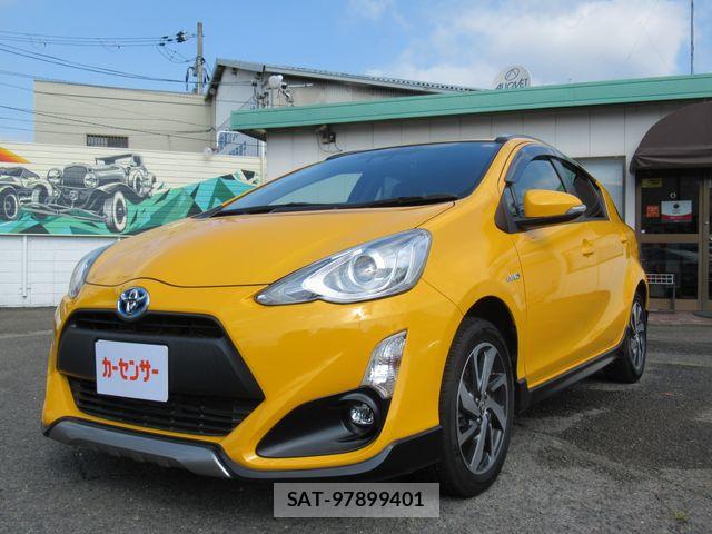 Toyota AQUA 2016-04 8244596-0