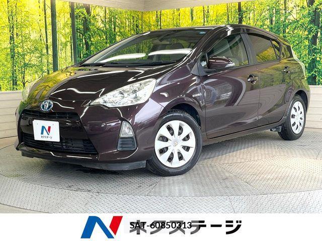 Toyota AQUA 2014-02 8244603-0