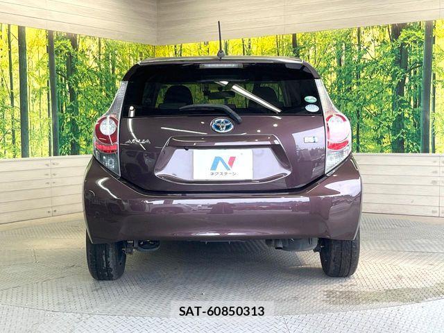 Toyota AQUA 2014-02 8244603-14