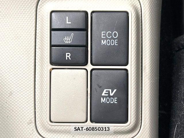 Toyota AQUA 2014-02 8244603-4