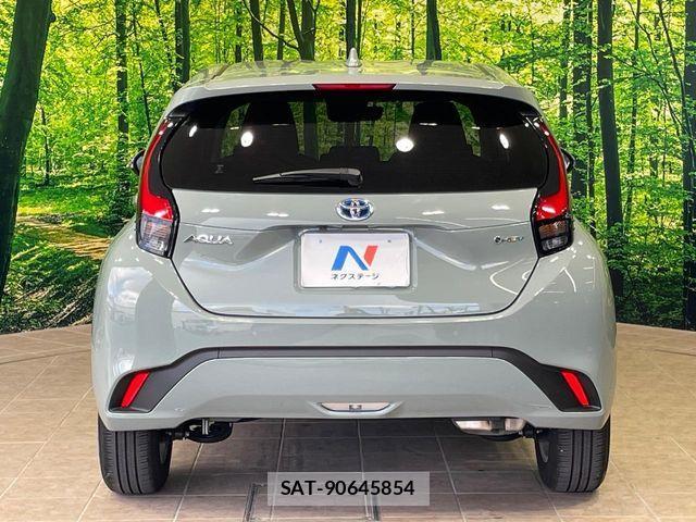 Toyota AQUA 2025-03 8244579-15