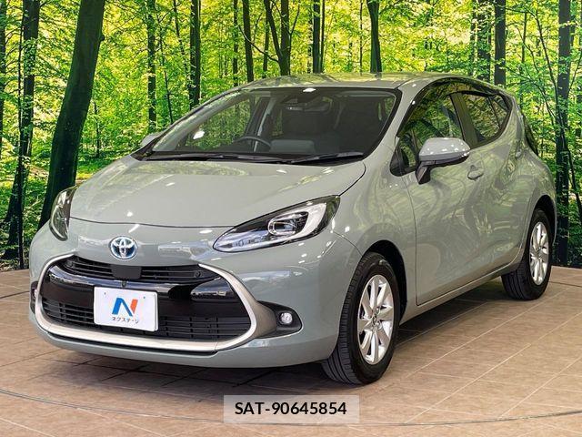 Toyota AQUA 2025-03 8244579-16
