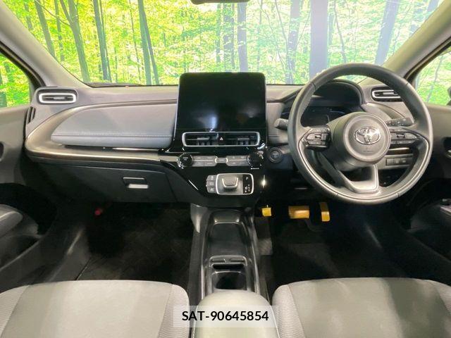 Toyota AQUA 2025-03 8244579-1
