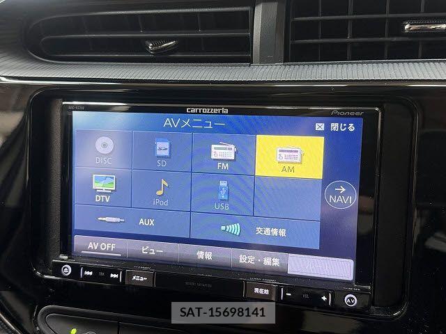 Toyota AQUA 2017-09 8244589-9