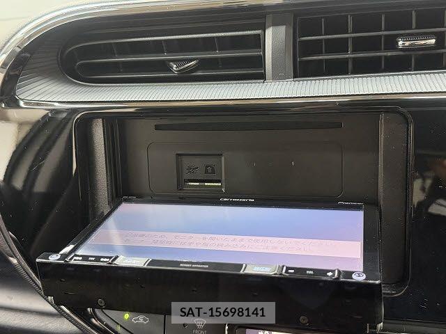 Toyota AQUA 2017-09 8244589-10