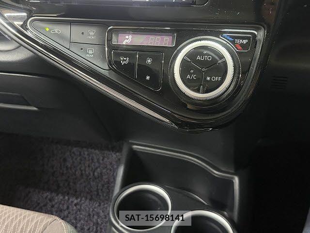 Toyota AQUA 2017-09 8244589-13