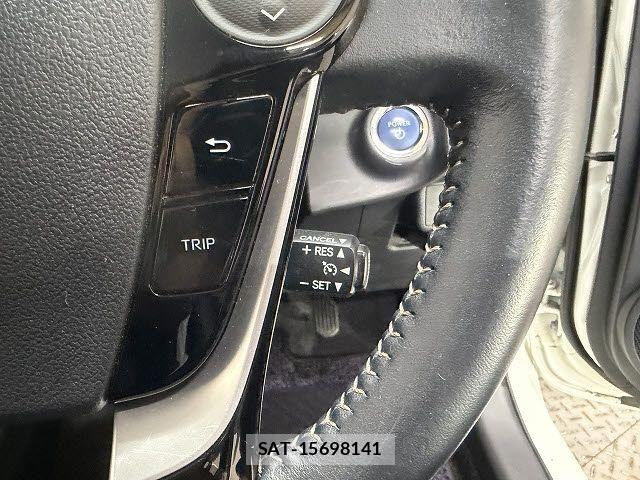 Toyota AQUA 2017-09 8244589-14