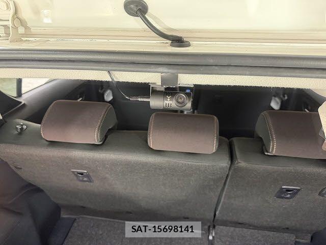 Toyota AQUA 2017-09 8244589-17