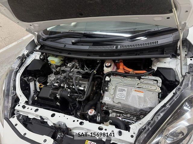 Toyota AQUA 2017-09 8244589-20
