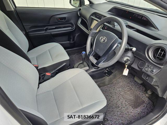 Toyota AQUA 2015-06 8244608-10