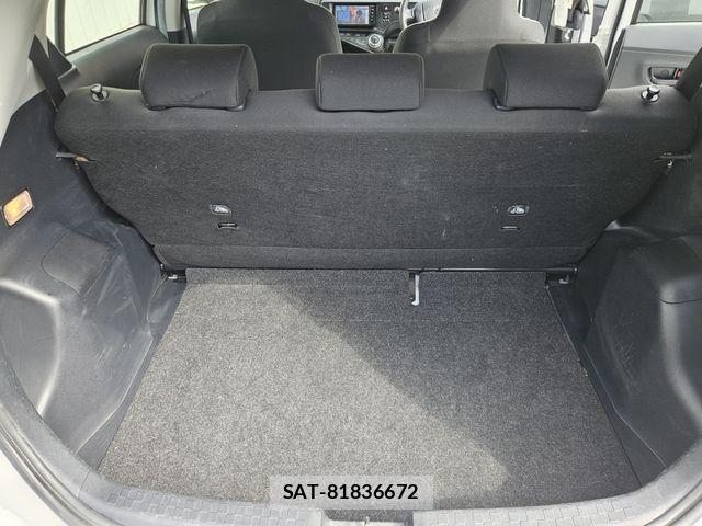 Toyota AQUA 2015-06 8244608-12