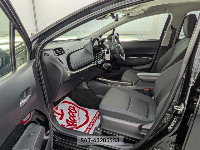 Toyota AQUA 2024-11 8244578-15
