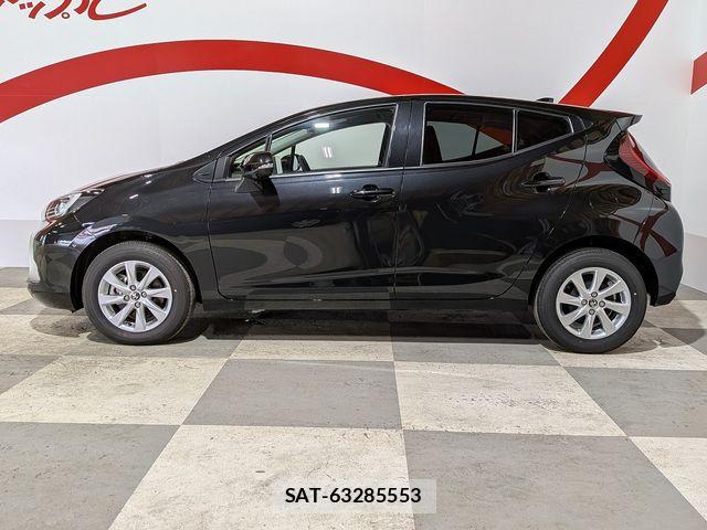 Toyota AQUA 2024-11 8244578-3