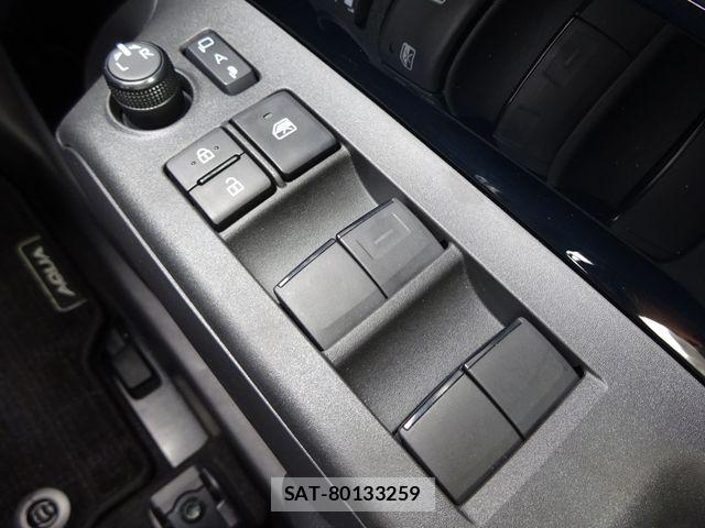 Toyota AQUA 2024-08 8244584-13