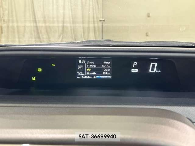 Toyota AQUA 2018-12 8244587-10