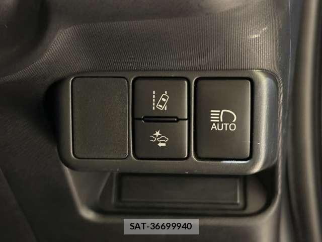 Toyota AQUA 2018-12 8244587-13
