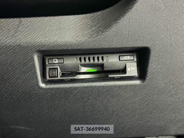 Toyota AQUA 2018-12 8244587-14