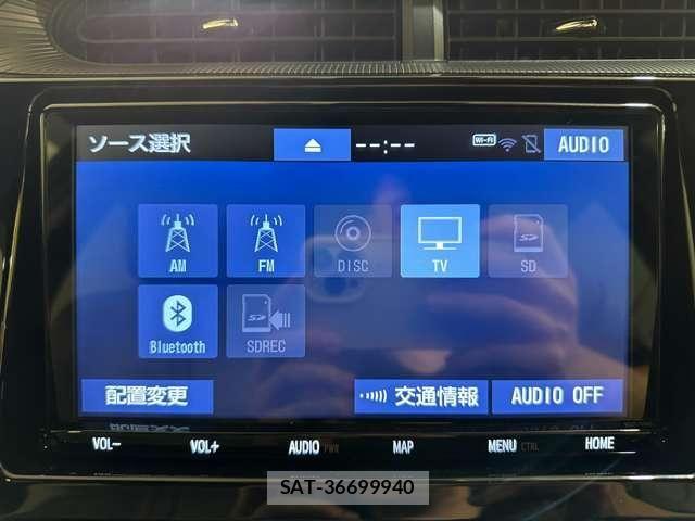 Toyota AQUA 2018-12 8244587-17