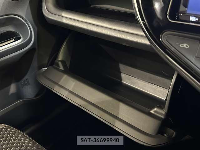 Toyota AQUA 2018-12 8244587-23