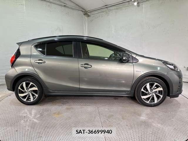 Toyota AQUA 2018-12 8244587-3