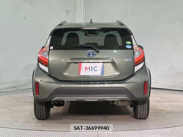 Toyota AQUA 2018-12 8244587-5