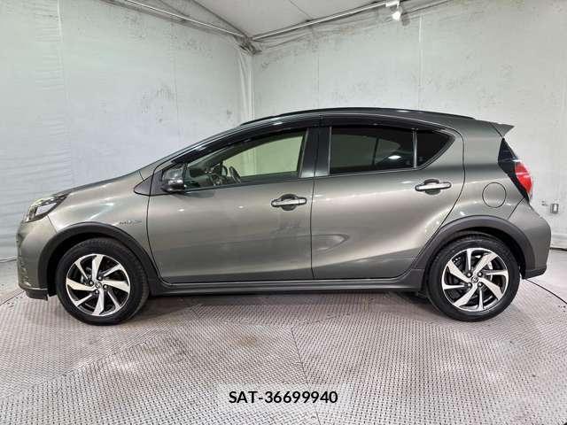 Toyota AQUA 2018-12 8244587-7
