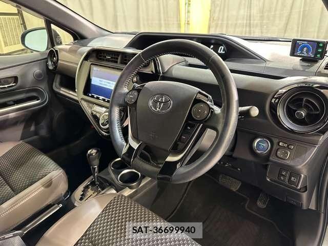 Toyota AQUA 2018-12 8244587-8