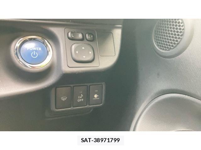 Toyota AQUA 2015-08 8244606-9