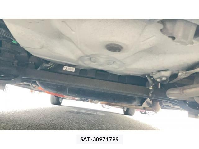 Toyota AQUA 2015-08 8244606-11