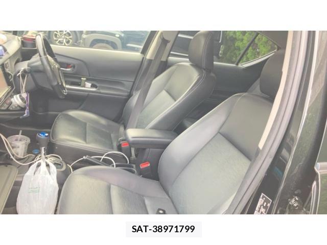 Toyota AQUA 2015-08 8244606-14
