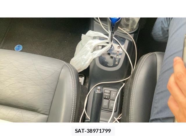 Toyota AQUA 2015-08 8244606-6