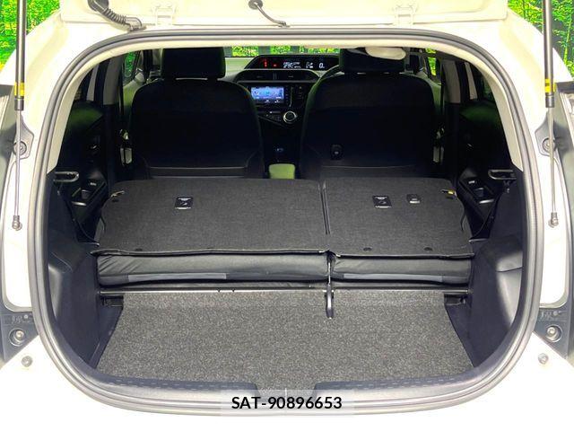 Toyota AQUA 2016-02 8244597-10