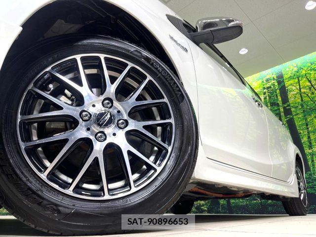 Toyota AQUA 2016-02 8244597-13
