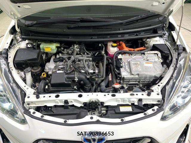 Toyota AQUA 2016-02 8244597-18