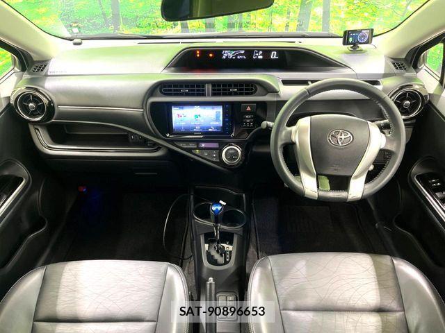 Toyota AQUA 2016-02 8244597-2