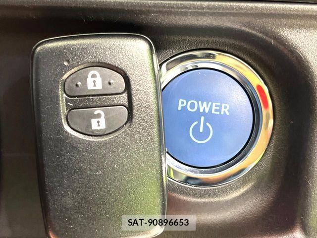 Toyota AQUA 2016-02 8244597-6