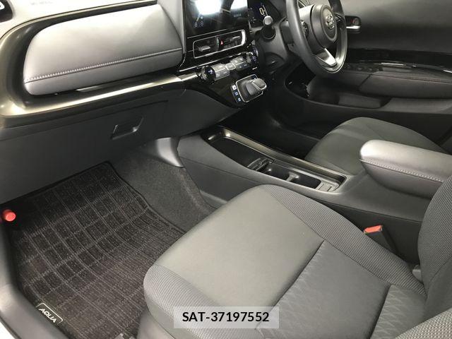 Toyota AQUA 2022-12 8244582-19