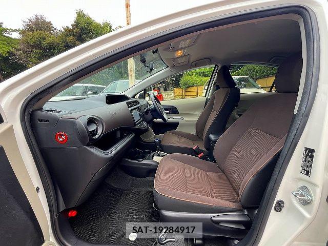Toyota AQUA 2012-10 8313000-18