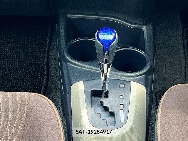Toyota AQUA 2012-10 8313000-19