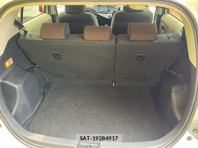 Toyota AQUA 2012-10 8313000-20
