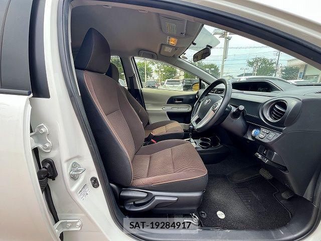 Toyota AQUA 2012-10 8313000-3
