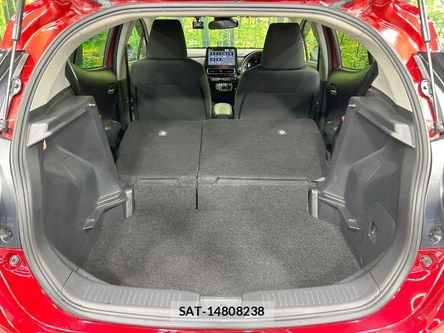 Toyota AQUA 2023-11 8312964-9
