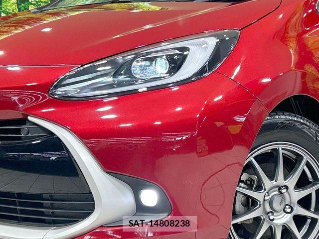 Toyota AQUA 2023-11 8312964-11