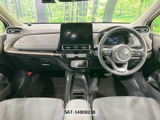 Toyota AQUA 2023-11 8312964-1