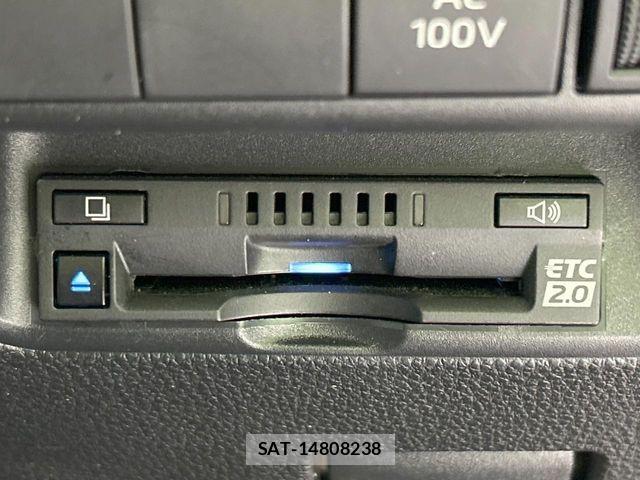 Toyota AQUA 2023-11 8312964-5