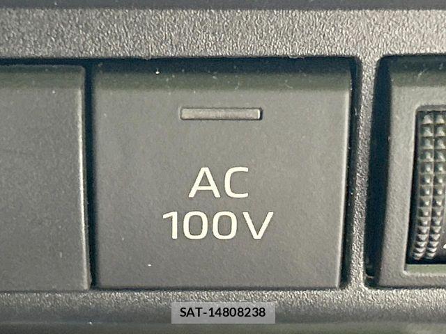 Toyota AQUA 2023-11 8312964-6