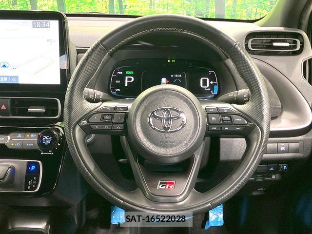 Toyota AQUA 2023-11 8312942-10